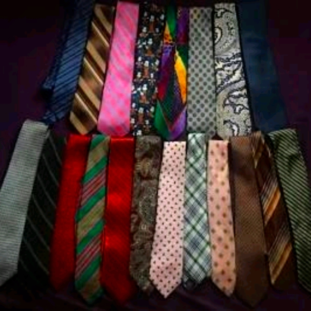 10‎ VINTAGE TIE MYSTERY BOX
